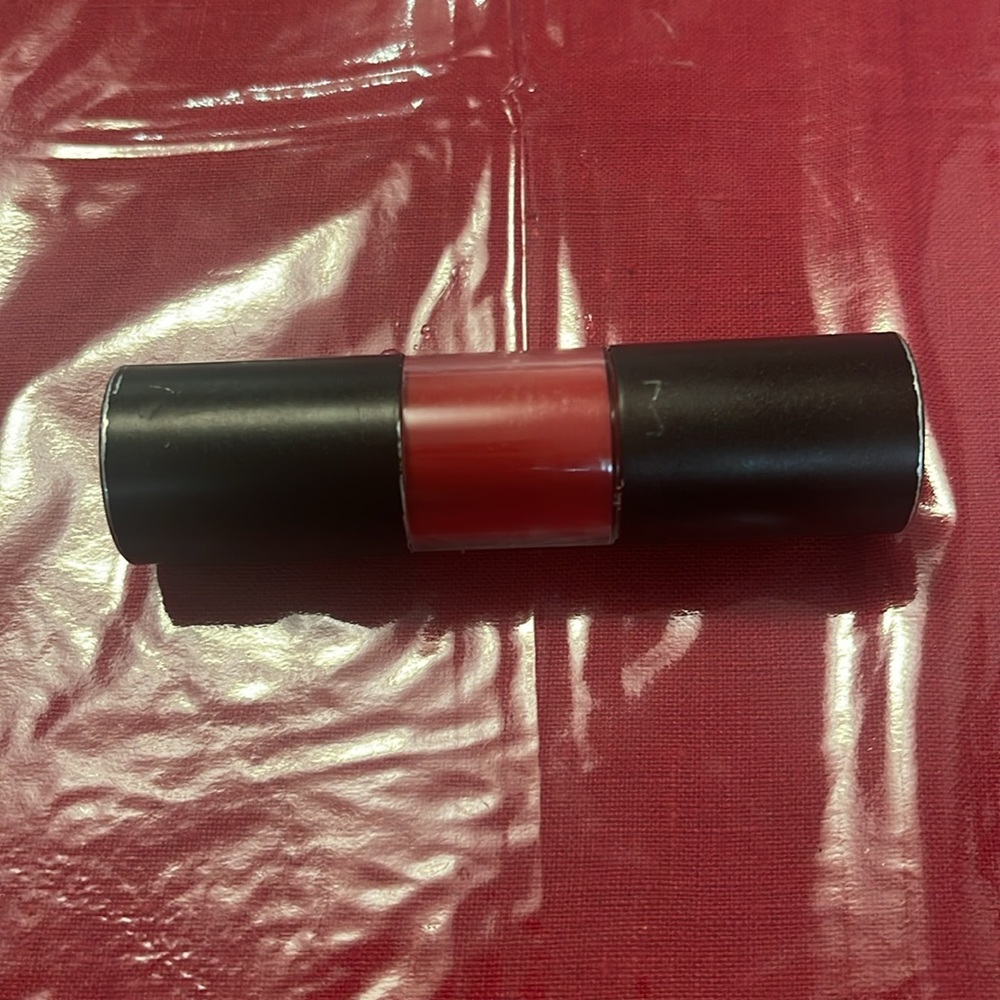 Lipstick - Picture 5 of 5